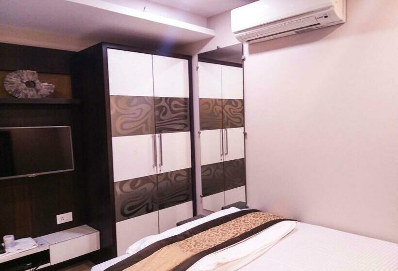 Quarto Deluxe, Colaba Suites   Near Taj Hotel, Mumbai