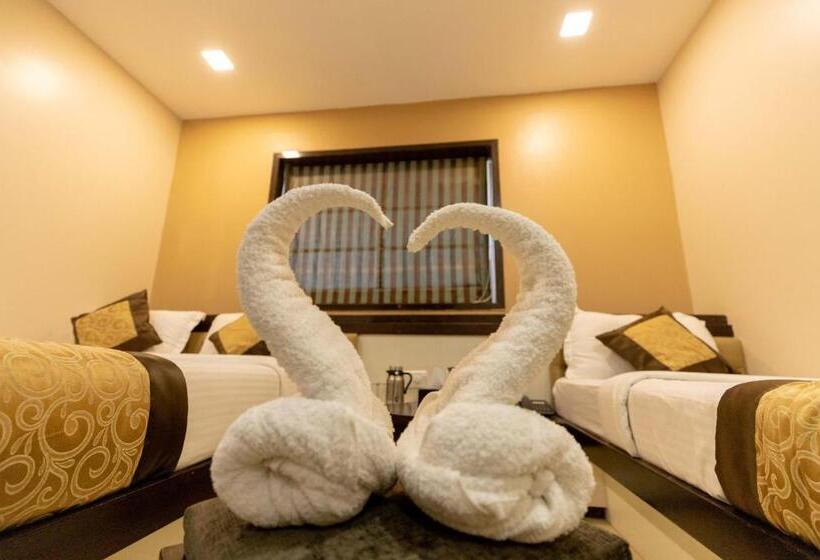 Quarto Triplo Deluxe com Vistas, Colaba Suites   Near Taj Hotel, Mumbai