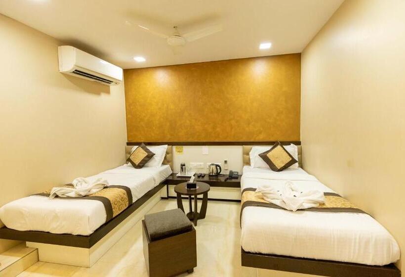 Quarto Deluxe, Colaba Suites   Near Taj Hotel, Mumbai