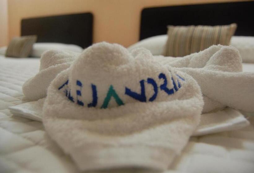 스탠다드 트리플 룸, Express Alejandria