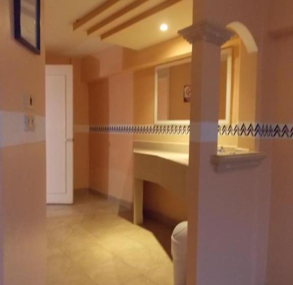 스탠다드 룸, Express Alejandria