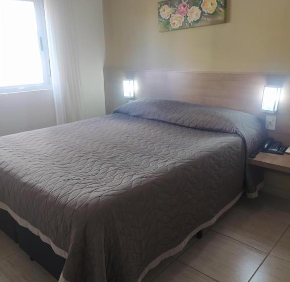 غرفة قياسية, Francisco Beltrão Palace