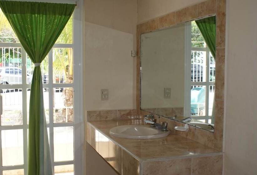 חדר סטנדרט שתי מיטות זוגיות, Hc Internacional