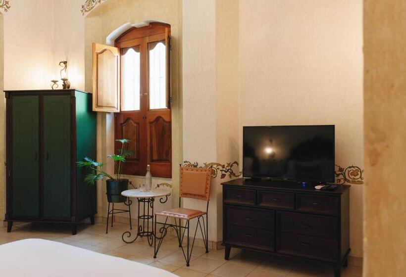 غرفة قياسية, Los Pilares