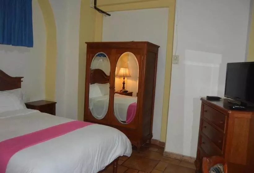 اتاق استاندارد, Meson Del Mar