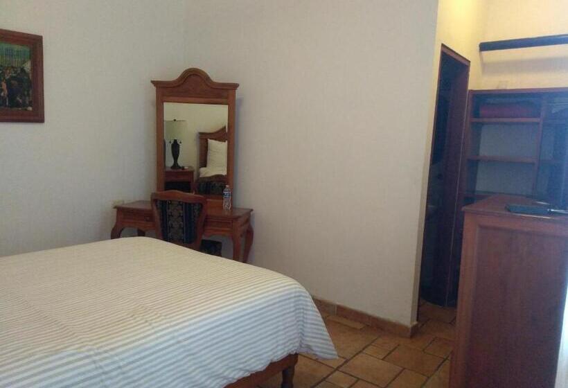 스탠다드 룸, Meson Del Mar