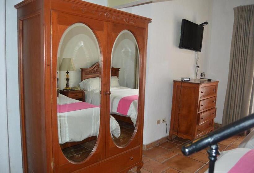 سوئیت مستر, Meson Del Mar