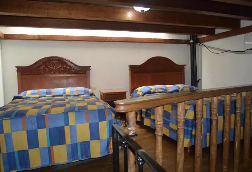 اتاق کلاسیک سه تخته, Meson Del Mar