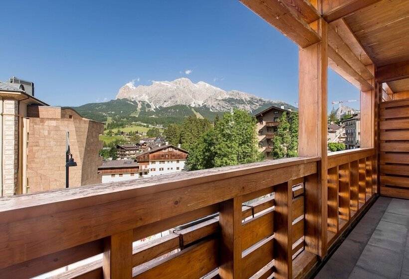 带1个卧室带观景的公寓, Radisson Residences Savoia Palace Cortina D’ampezzo