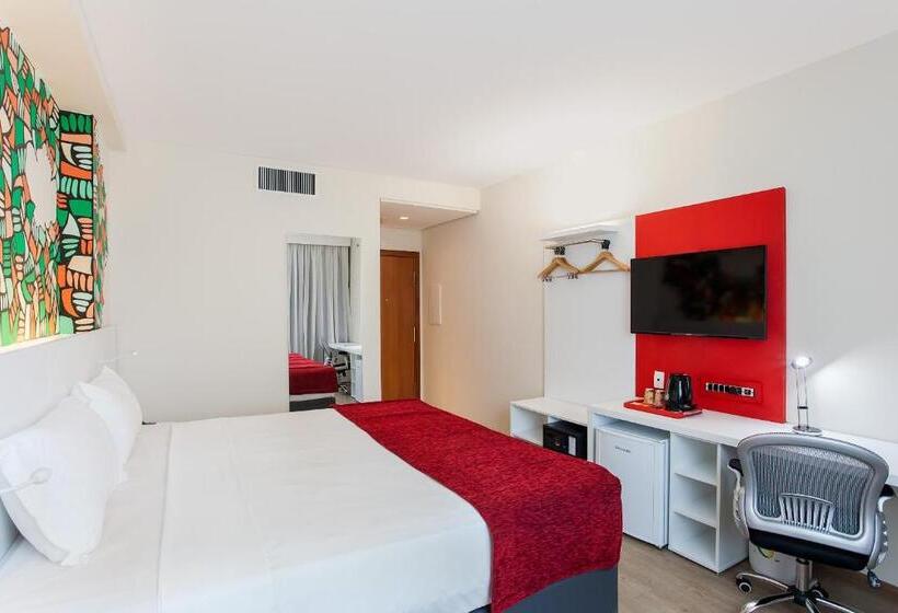 חדר סופריור עם מיטת קינג, Esuites Virgínia Luxemburgo