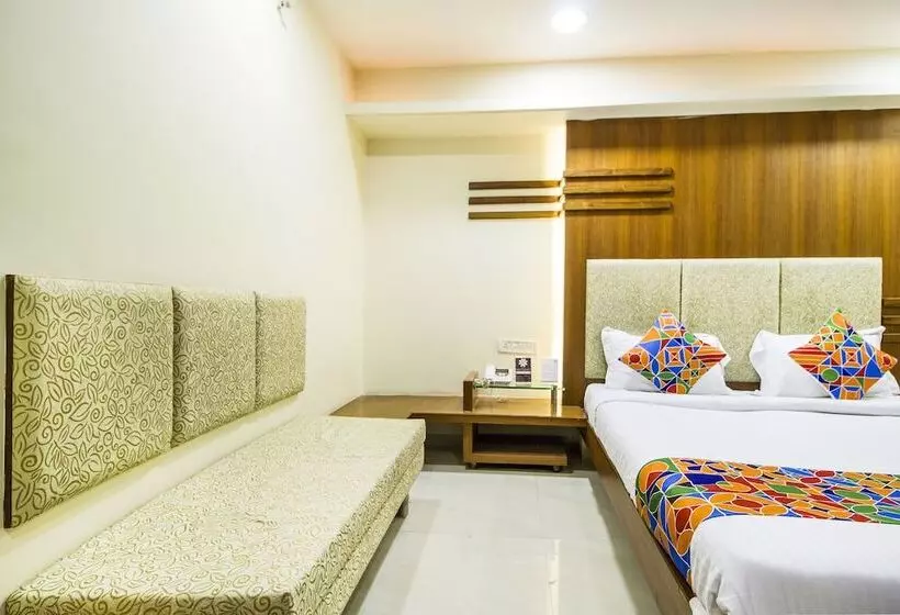 デラックスルーム, Fabhotel Amrit Residency