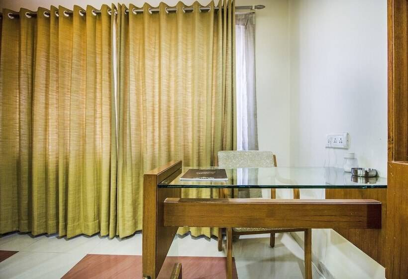 חדר דלוקס, Fabhotel Amrit Residency