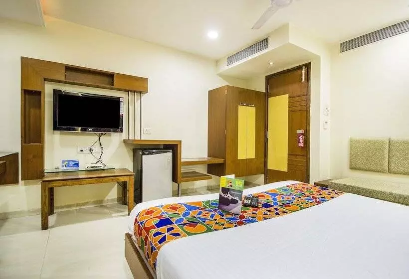 デラックスルーム, Fabhotel Amrit Residency