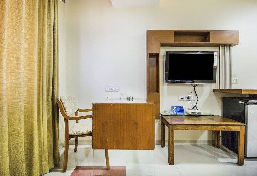 Номер Deluxe, Fabhotel Amrit Residency