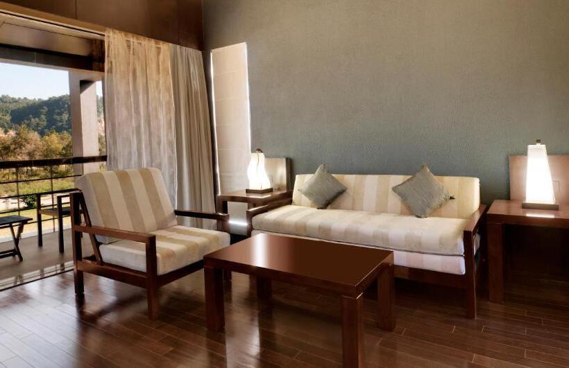 Suíte Vista Montanha, Namah Resort Jim Corbett, A Member Of Radisson Individuals