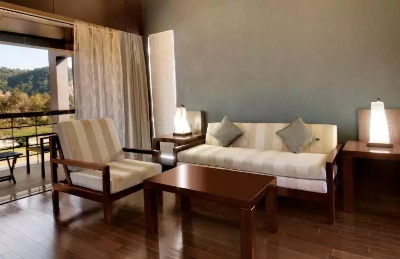マウンテンビュースイート, Namah Resort Jim Corbett, A Member Of Radisson Individuals