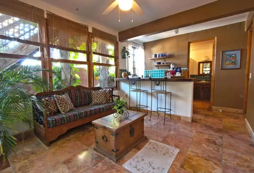 بانگلوی استاندارد 2 خوابه, The Bungalows