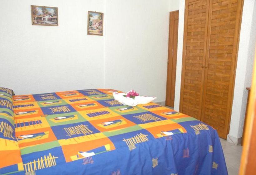 이코노미 룸, Villas Mercedes