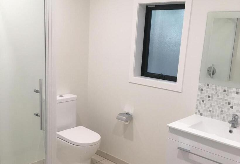 سوییت سوپریور, Woodlands Motels And Apartments