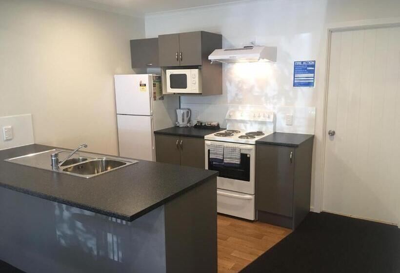 سوییت سوپریور, Woodlands Motels And Apartments