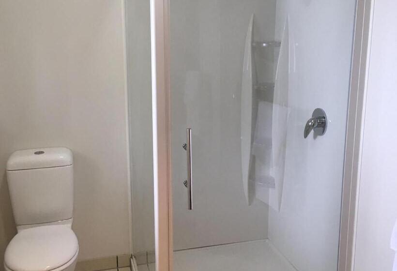 2 Sovrums Lägenhet, Woodlands Motels And Apartments