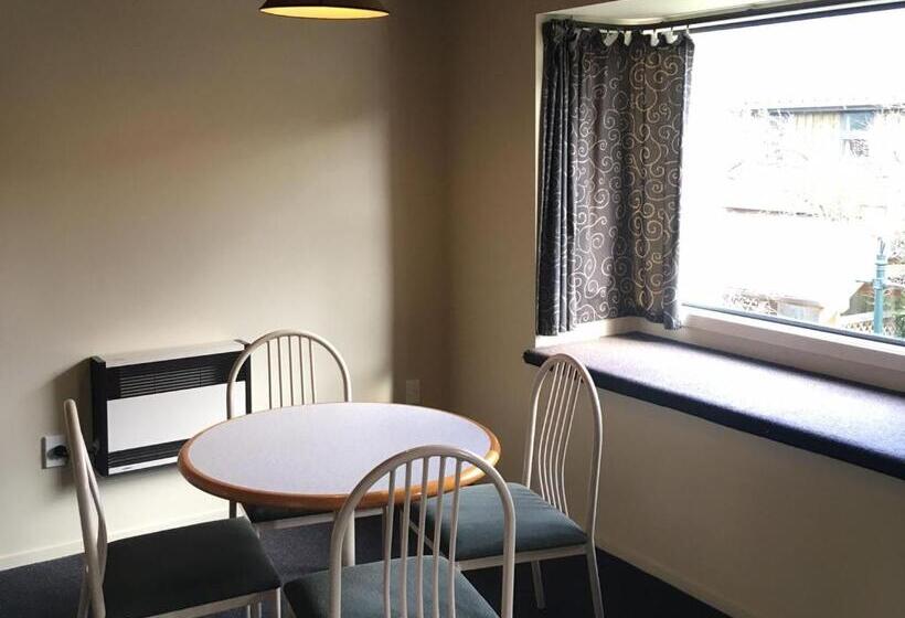 2 Sovrums Lägenhet, Woodlands Motels And Apartments