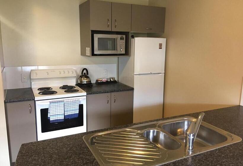 2 Sovrums Lägenhet, Woodlands Motels And Apartments