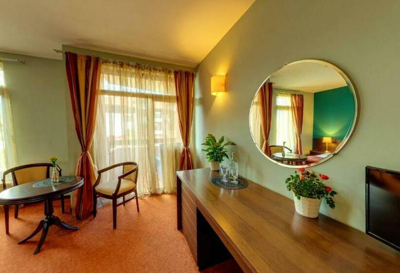 Quarto Deluxe com Sacada, Famil   Adults Only