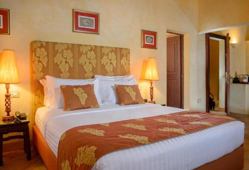 جناح جونيور, La Bagnaia Golf Resort