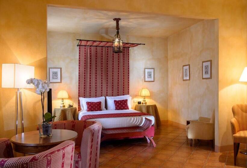 غرفة ديلوكس سرير ملكى, La Bagnaia Golf Resort