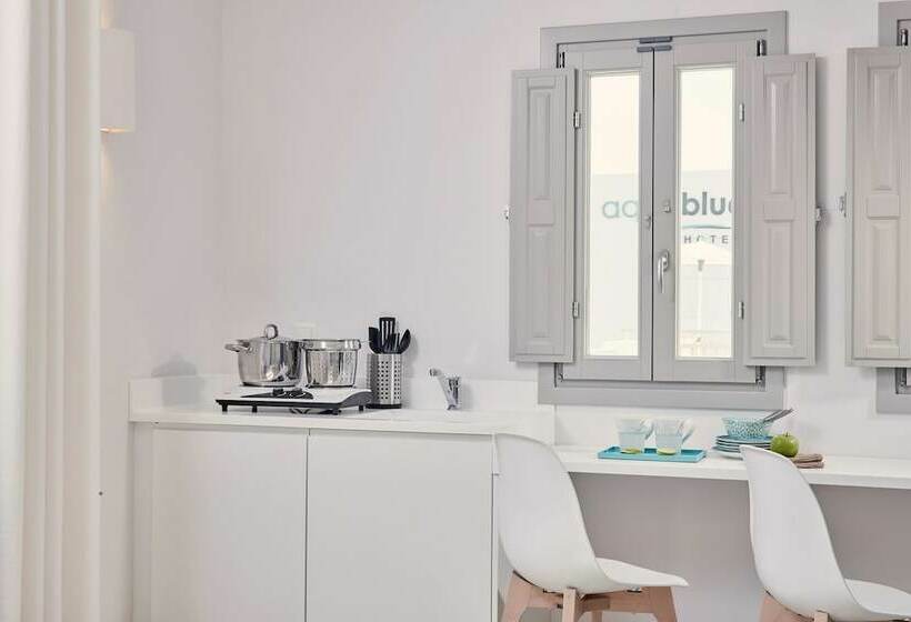 استودیوی استاندارد, Aqua Blue Beach