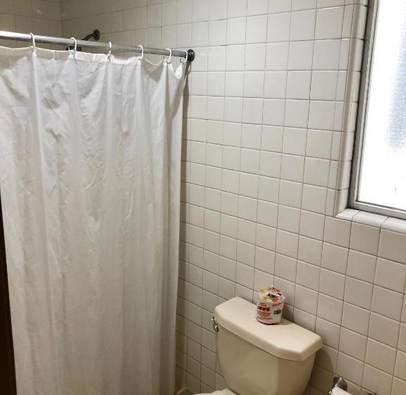 اتاق استاندارد با تخت بزرگ, Canada