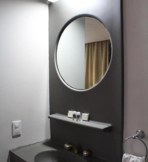 اتاق لوکس با تخت بزرگ, Canada