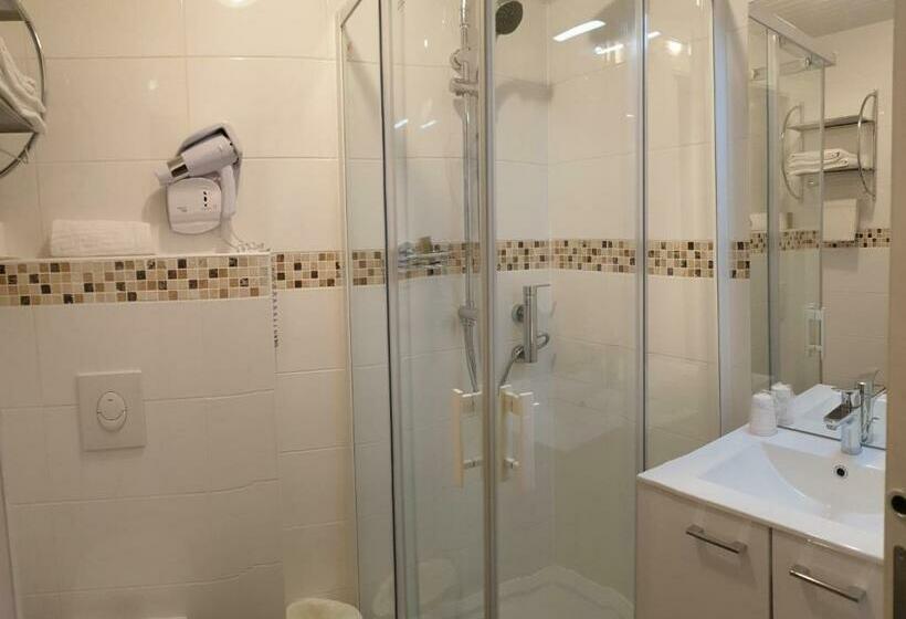 스탠다드 룸 킹사이즈 침대, Fasthôtel Le Râle Des Genêts Un Hôtel Fh Collection