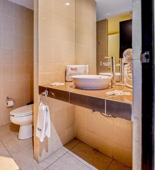 غرفة قياسية سرير كينج, First Inn Hotel & Business