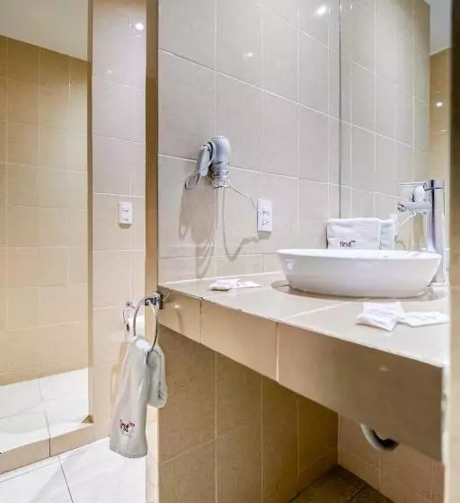 Standard Kolmen Hengen Huone, First Inn Hotel & Business