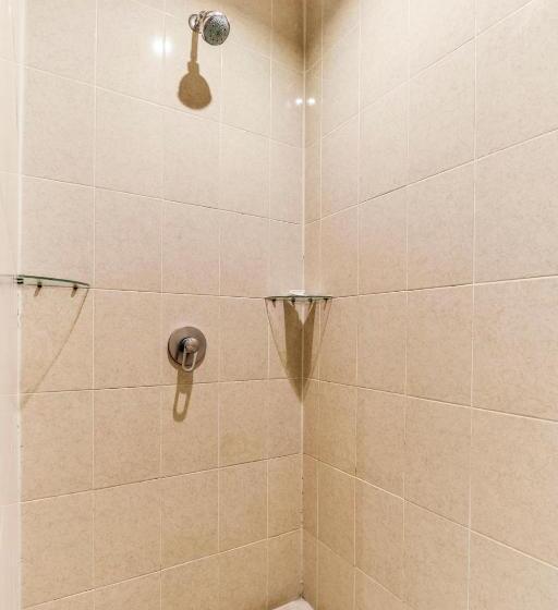 غرفة كومفورت, First Inn Hotel & Business