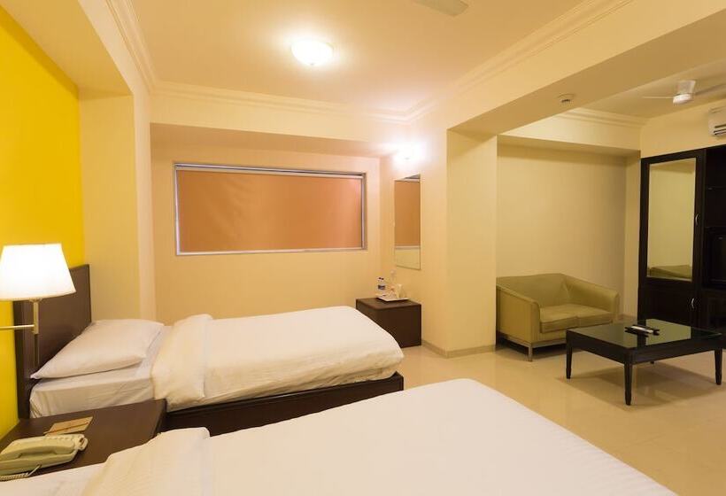 חדר סטנדרט, Ginger  Thane