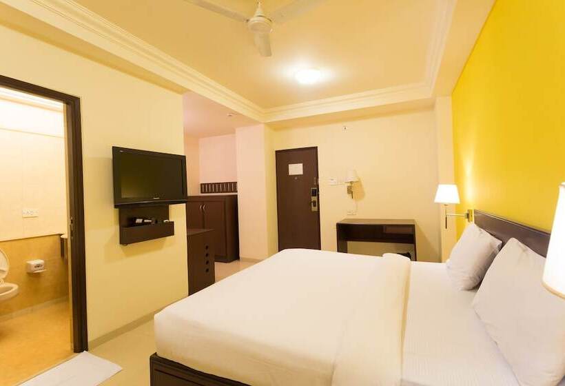 חדר סופריור, Ginger  Thane