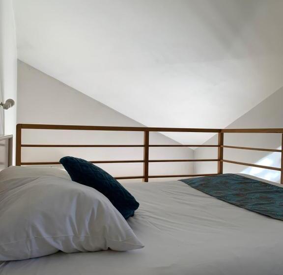 חדר סטנדרט לשלושה, Hôtel De L Ile Du Saussay