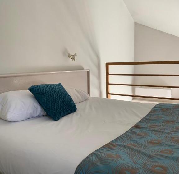 חדר סטנדרט לשלושה, Hôtel De L Ile Du Saussay