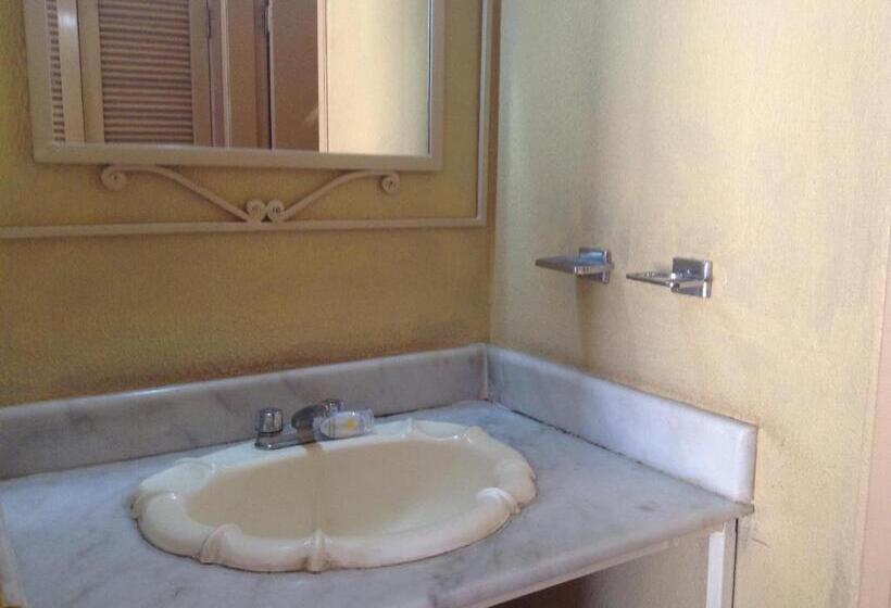 חדר סטנדרט עם מיטת קינג, Los Jitos Hotel & Suites