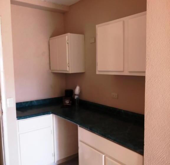 חדר סטנדרט שתי מיטות זוגיות, Los Jitos Hotel & Suites