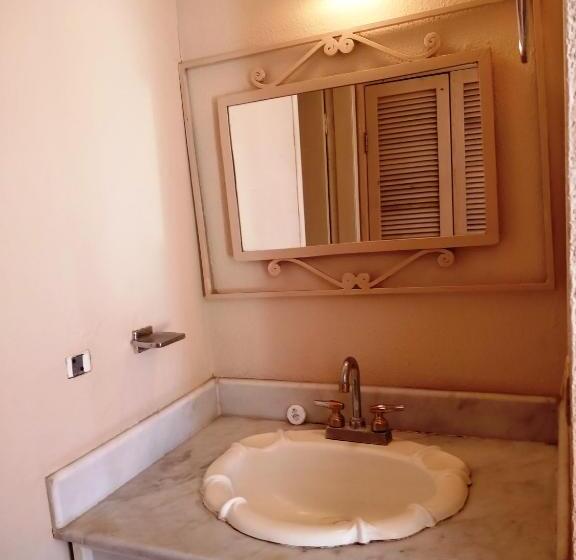 חדר סטנדרט שתי מיטות זוגיות, Los Jitos Hotel & Suites