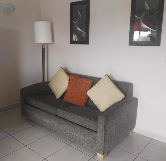Perhehuone, Los Jitos Hotel & Suites