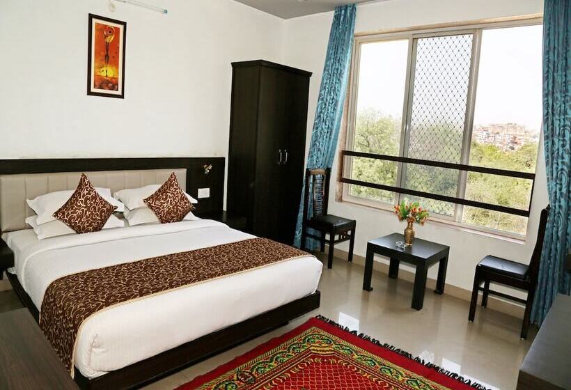 디럭스 룸, Narayans Leela Inn