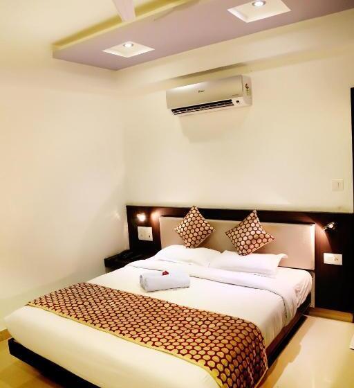 디럭스 룸, Narayans Leela Inn