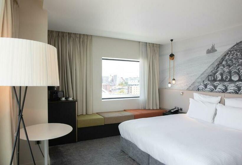 חדר דחוקס עם מיטת קינג, Pullman Liverpool