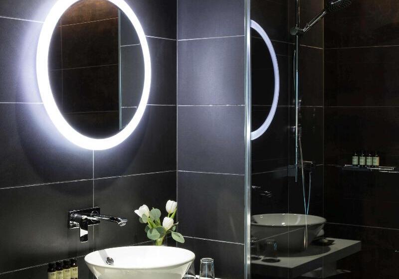 חדר דחוקס עם מיטת קינג, Pullman Liverpool