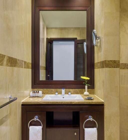 בקתה עם נוף לבריכה, Royal Maxim Palace Kempinski Cairo